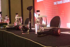 penyewaan headset wireless interpreter di bandung